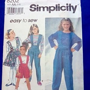 Simplicity 8202 EASY Girl's Outfits 7-8-10